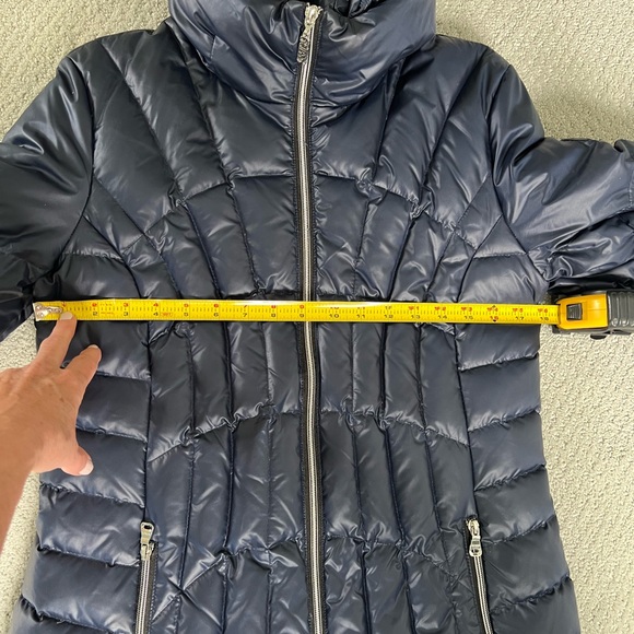 Guess puffer women’s jacket. - Picture 7 of 7